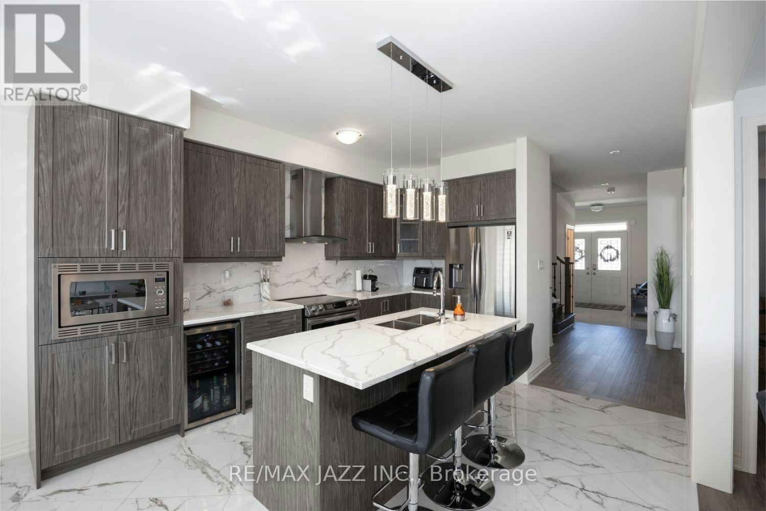 UPPER-131 Courtney Street, Clarington, ON, L1C 0B9 - 5