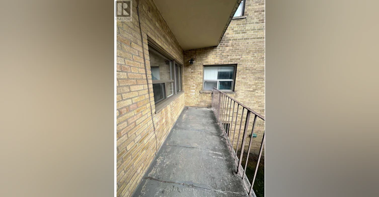 210-970 Eglinton Avenue E, Toronto, ON, M4G 2L8 - 8