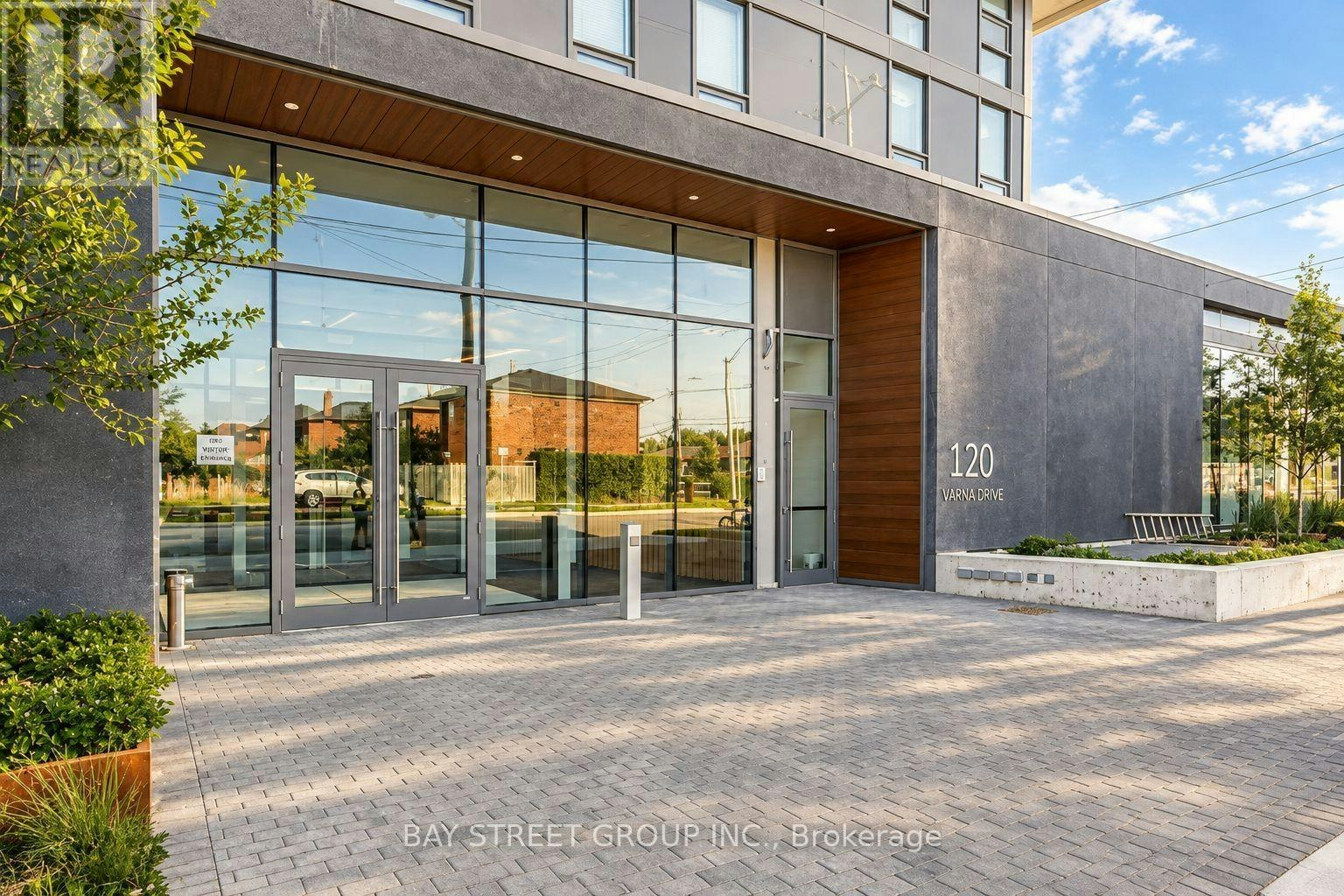 1010-120 Varna Drive, Toronto, ON, M6A 0B3 - 5