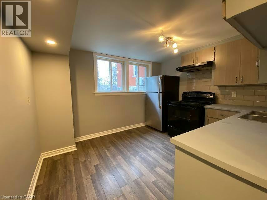 1-192 Allen Street E, Waterloo, ON, N2J 1K1 - 7