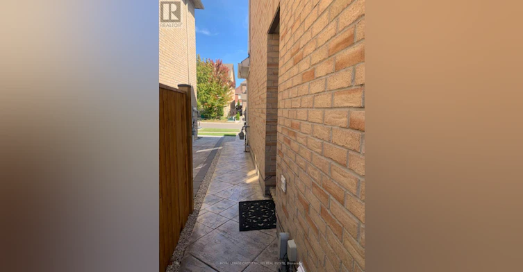 4 Bonnie Braes Drive, Brampton, ON, L6Y 0G8 - 3