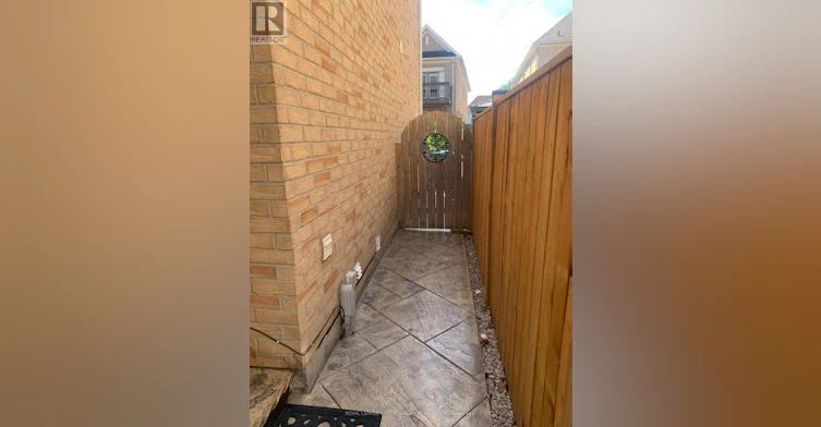 4 Bonnie Braes Drive, Brampton, ON, L6Y 0G8 - 2