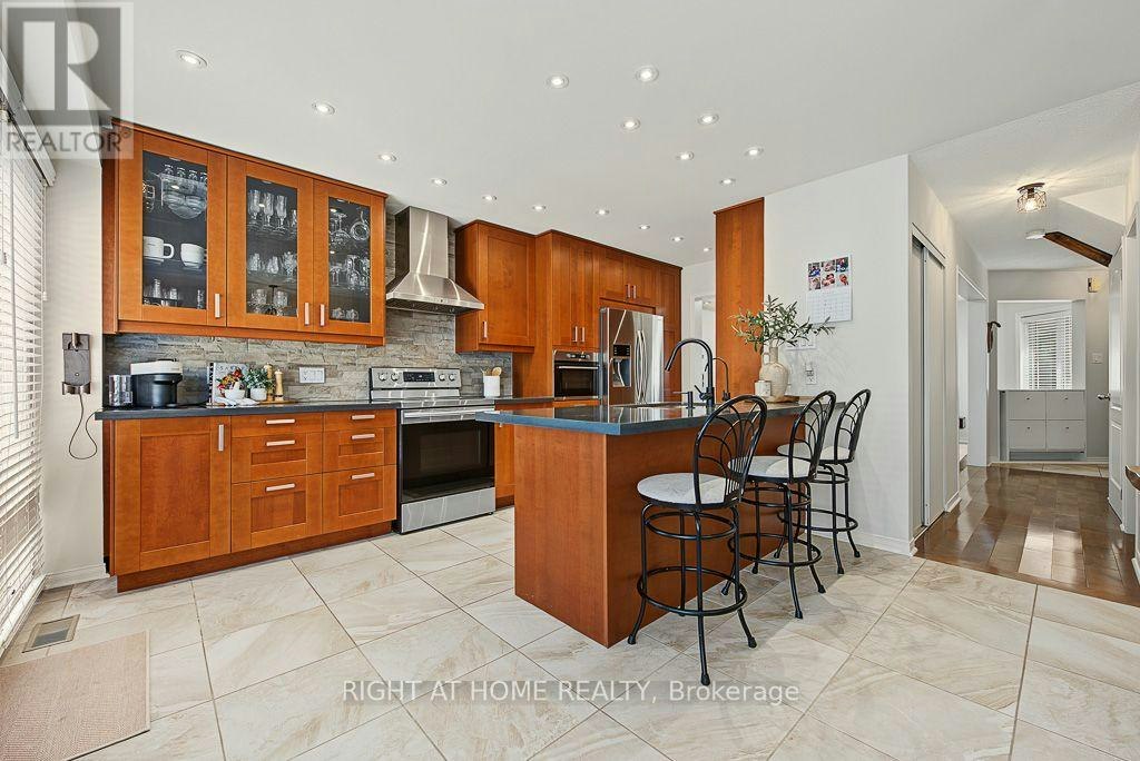 3829 Craighurst Avenue, Mississauga, ON, L5N 6T7