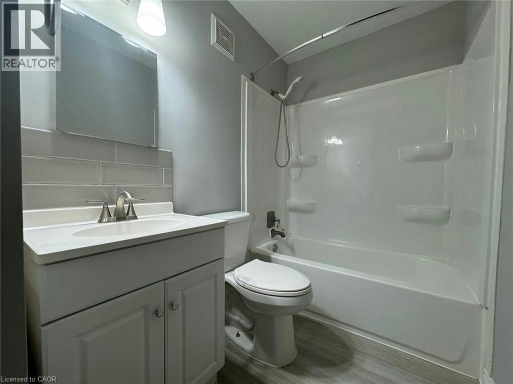 3-192 Allen Street E, Waterloo, ON, N2J 1K1 - 4