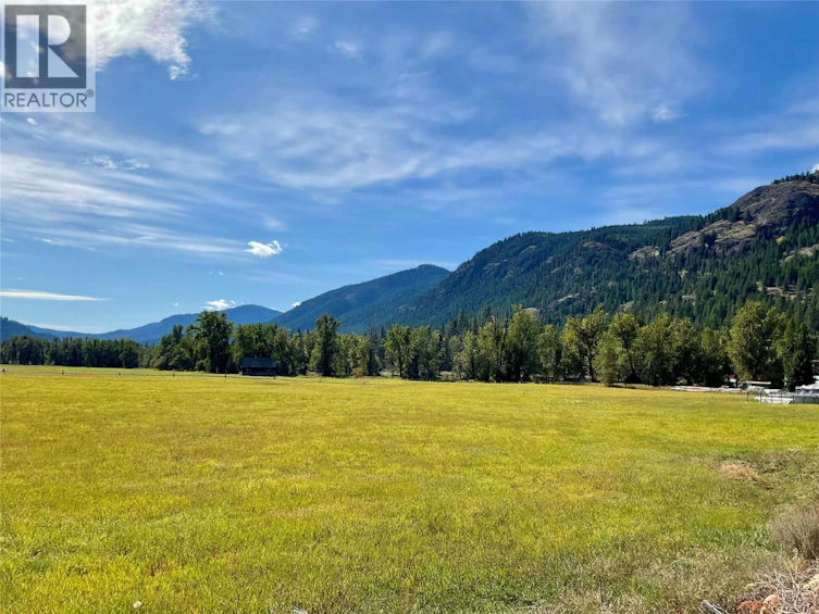 388 Fourth Avenue, Midway, BC, V0H 1M0 - 2