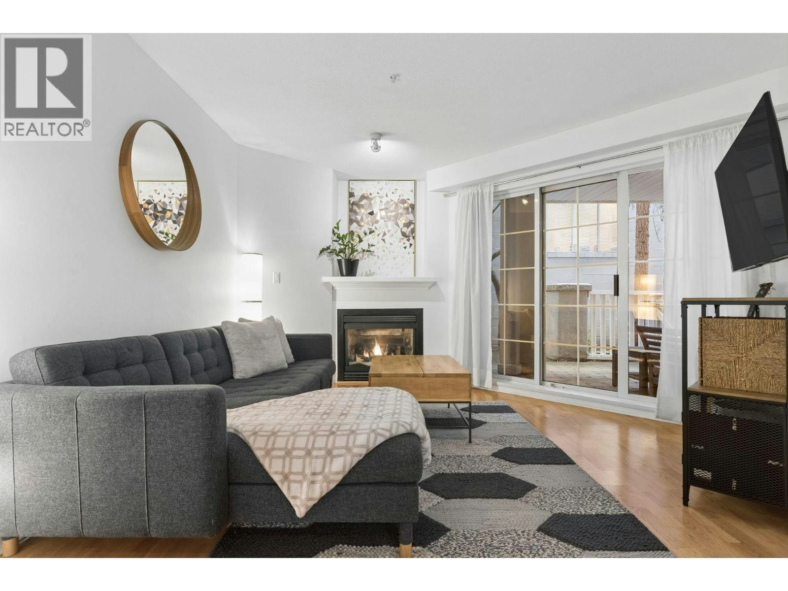 112-147 E 1st, North Vancouver, BC, V7L 1B2