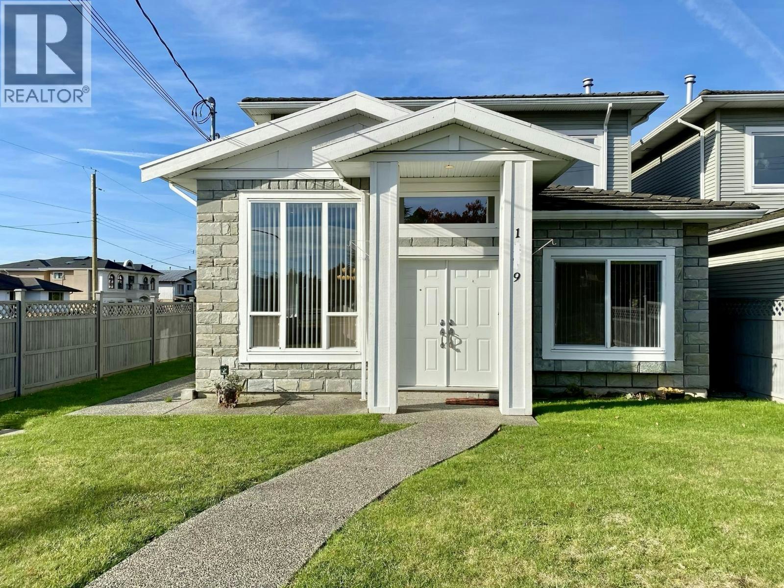 1XX9 Sperling Avenue, Burnaby, BC, V5B 4J8