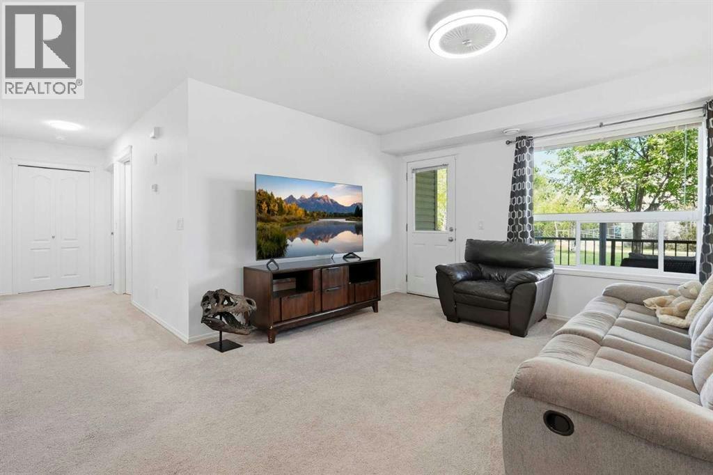 400-8 Bayside Place, Strathmore, AB, T1P 0E1