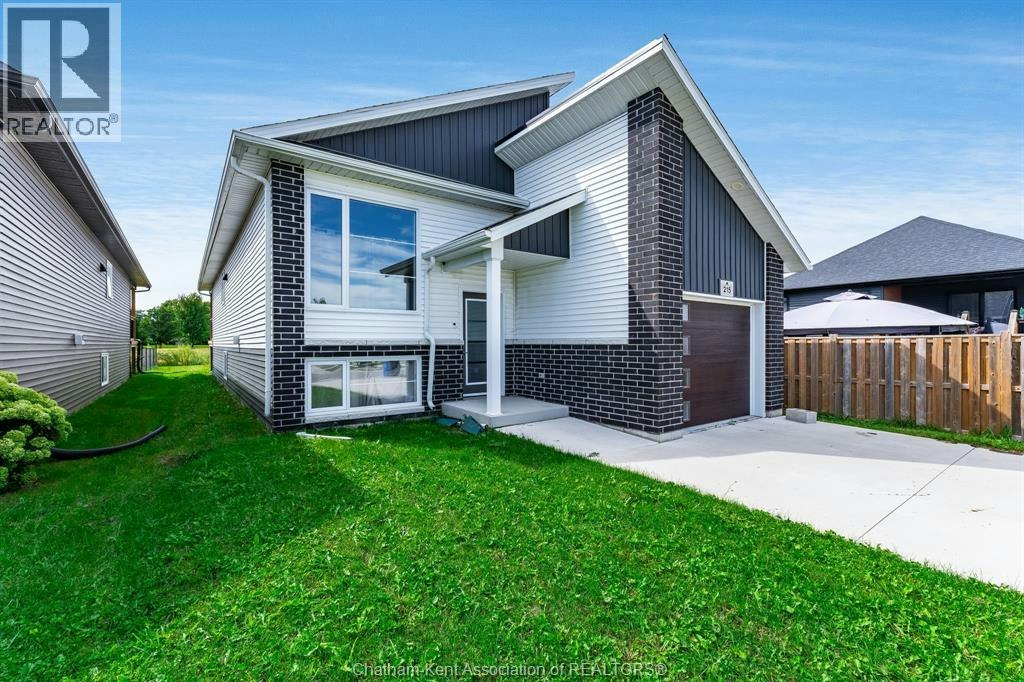 215 Manning Drive, Chatham-Kent, ON, N7M 0S5