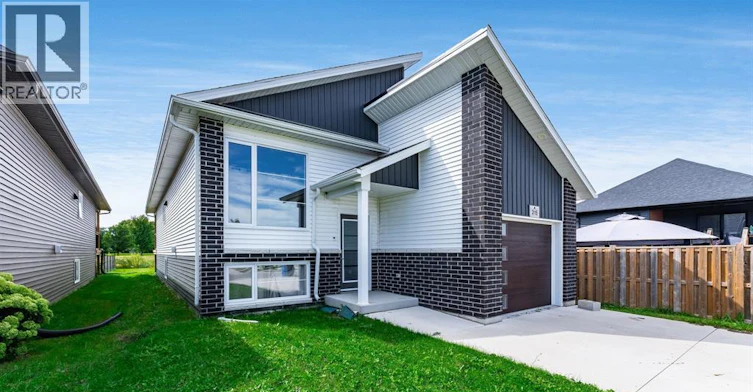 215 Manning Drive, Chatham-Kent, ON, N7M 0S5