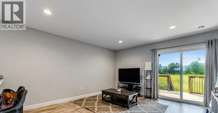 215 Manning Drive, Chatham-Kent, ON, N7M 0S5 - 5