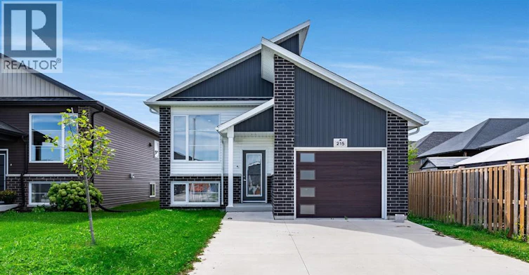 215 Manning Drive, Chatham-Kent, ON, N7M 0S5 - 2