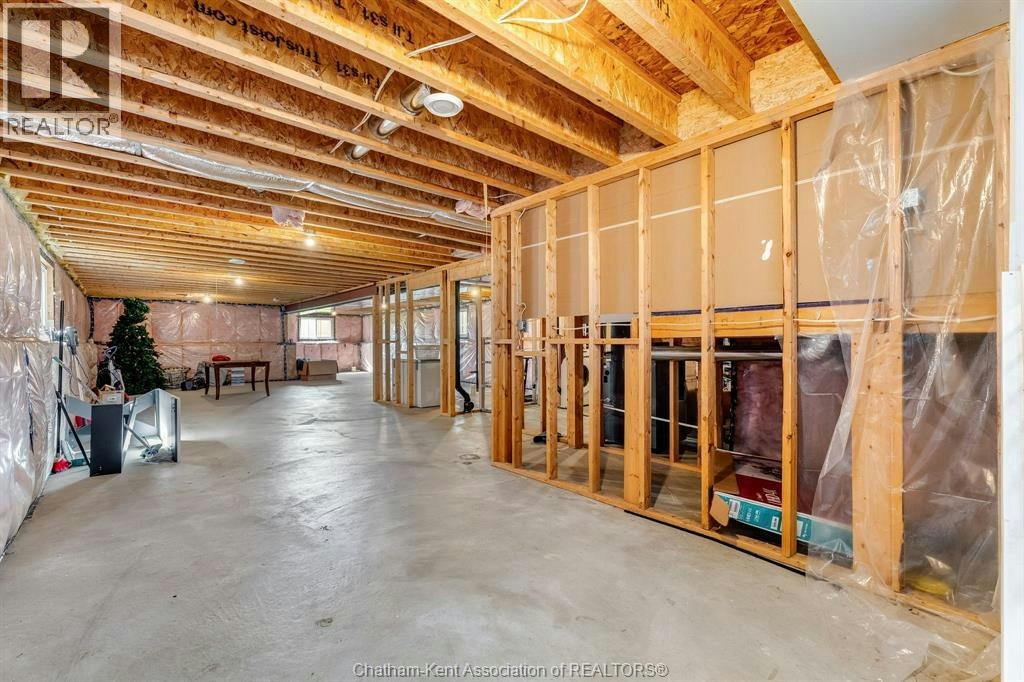 215 Manning Drive, Chatham-Kent, ON, N7M 0S5 - 12