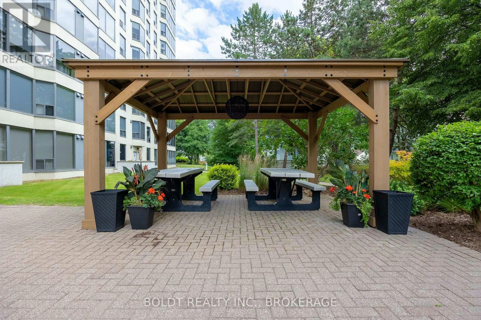 812-81 Scott Street, St. Catharines, ON, L2N 7L5 - 43