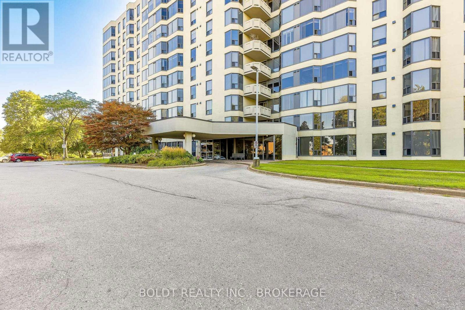 812-81 Scott Street, St. Catharines, ON, L2N 7L5 - 3