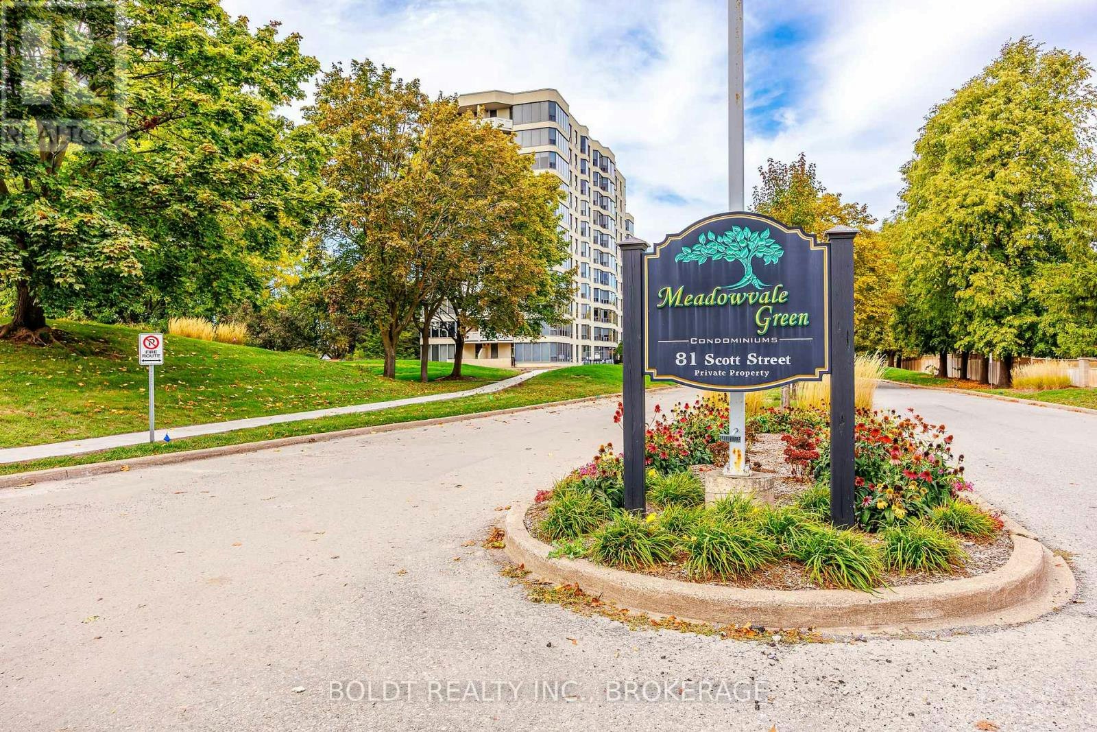 812-81 Scott Street, St. Catharines, ON, L2N 7L5 - 2