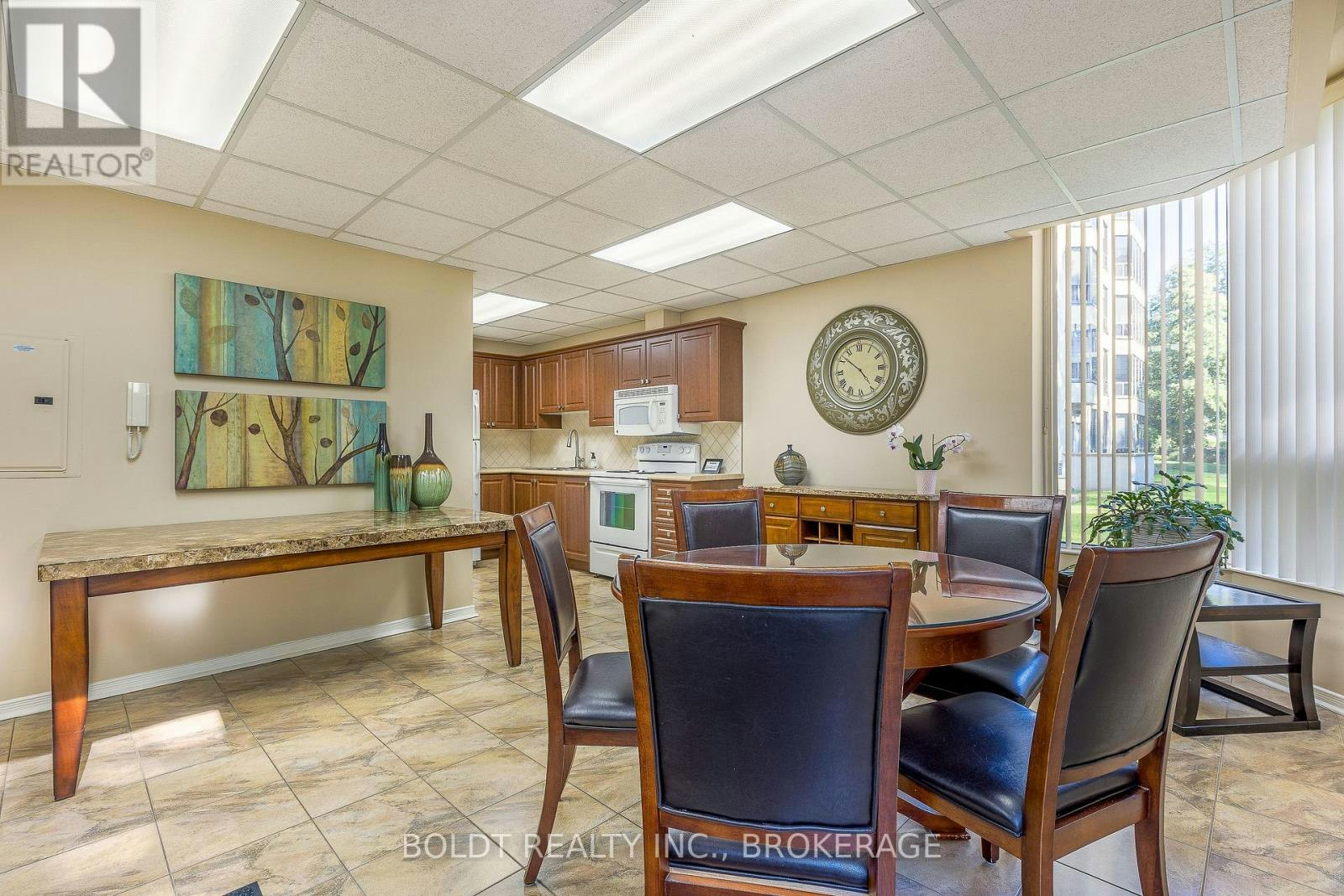 812-81 Scott Street, St. Catharines, ON, L2N 7L5 - 35