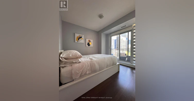 809-21 Grand Magazine Street, Toronto, ON, M5V 1B5 - 7