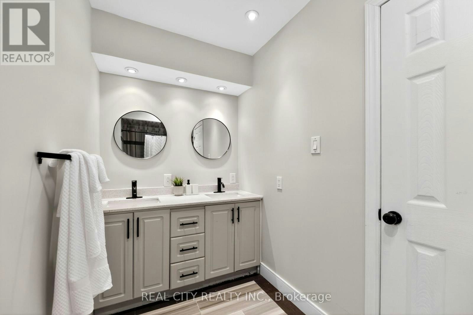 MAIN-3385 Morningstar Drive, Mississauga, ON, L4T 1X6 - 21