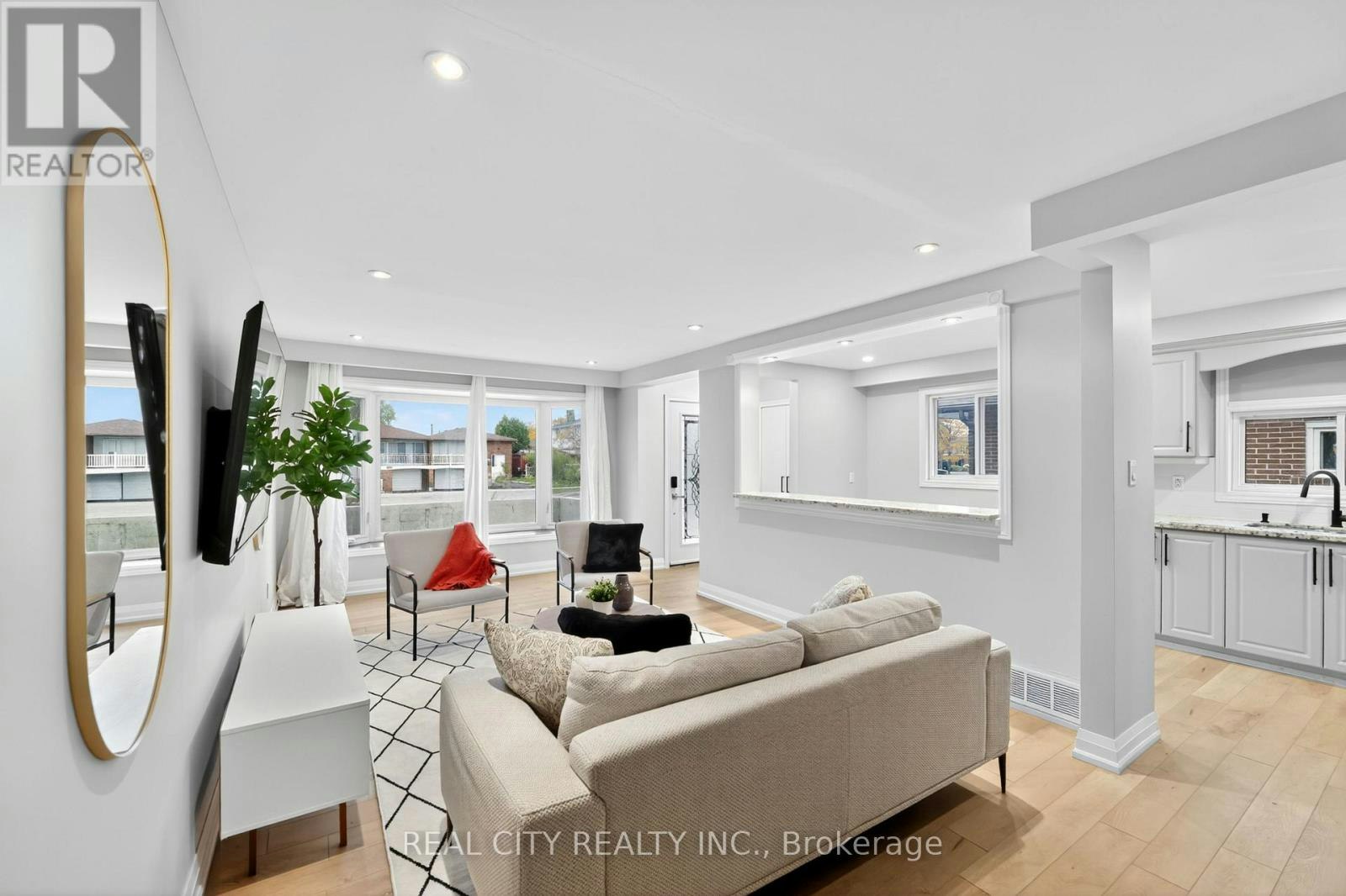 MAIN-3385 Morningstar Drive, Mississauga, ON, L4T 1X6 - 3