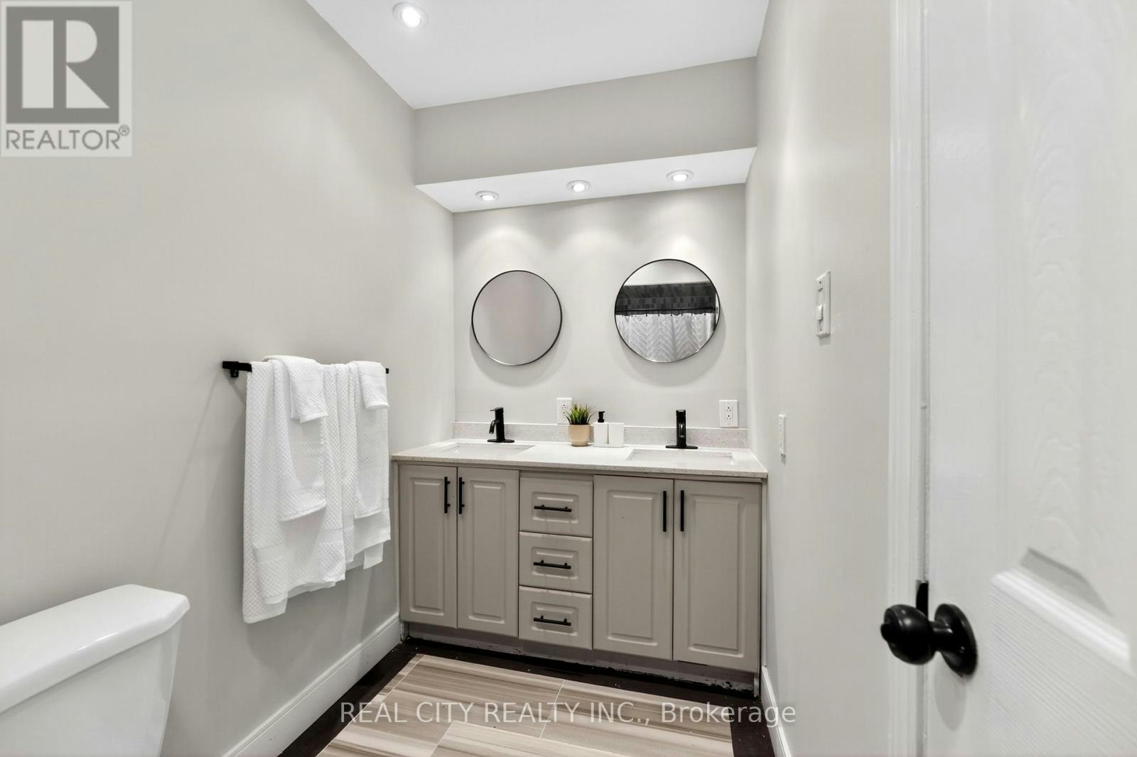 MAIN-3385 Morningstar Drive, Mississauga, ON, L4T 1X6 - 20