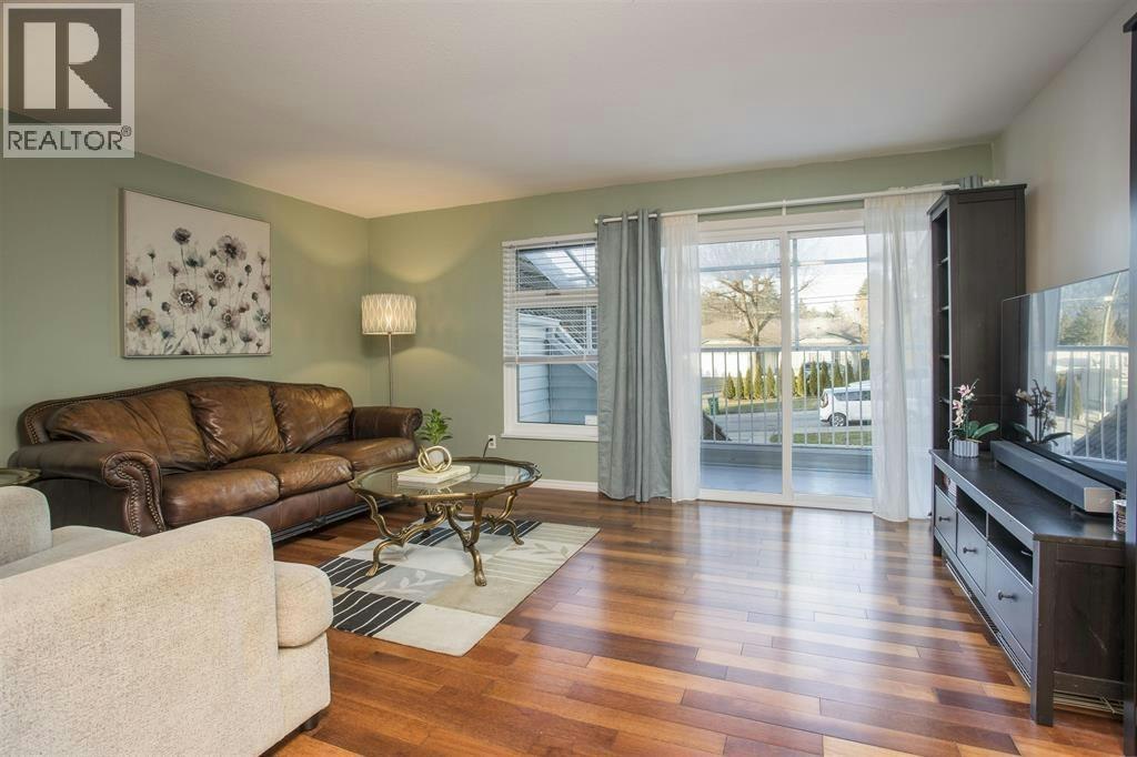Upper-9890 Lyndhurst Street, Burnaby, BC, V3J 1G1
