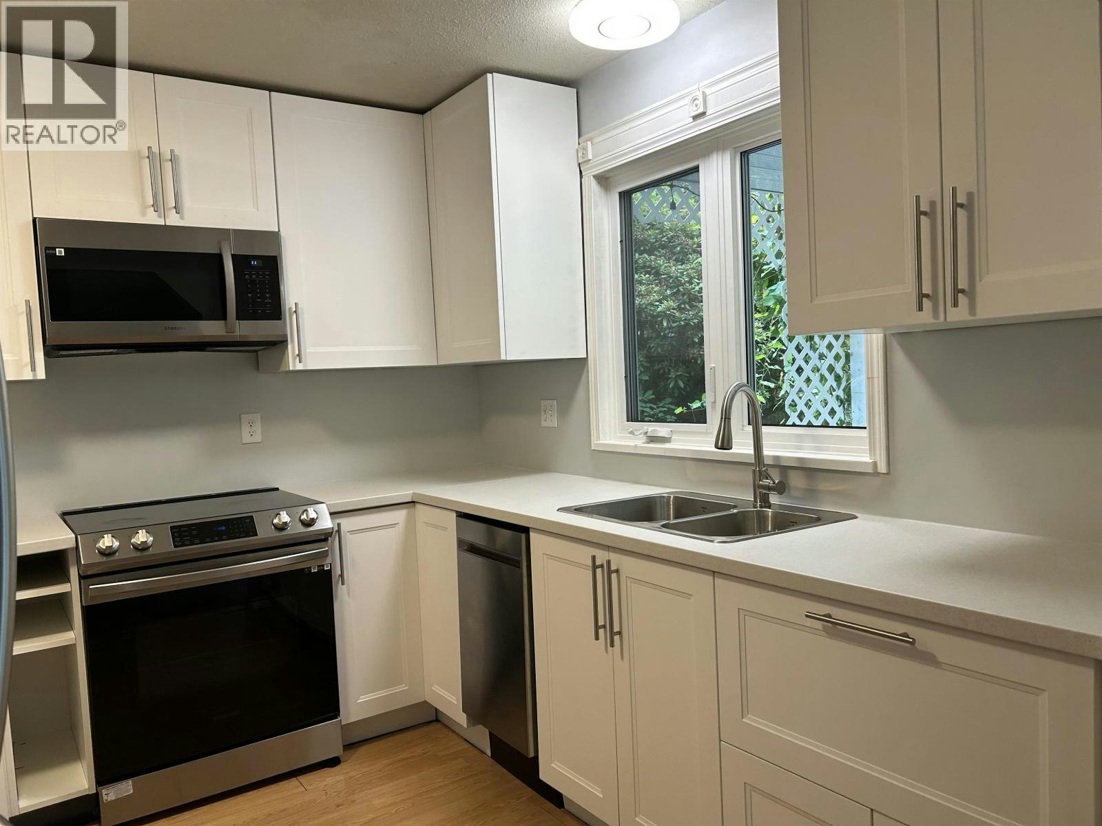Main-9890 Lyndhurst Street, Burnaby, BC, V3J 1G1 5