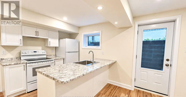 A-18 Harris Place, Ottawa, ON, K2G 2P2 - 5