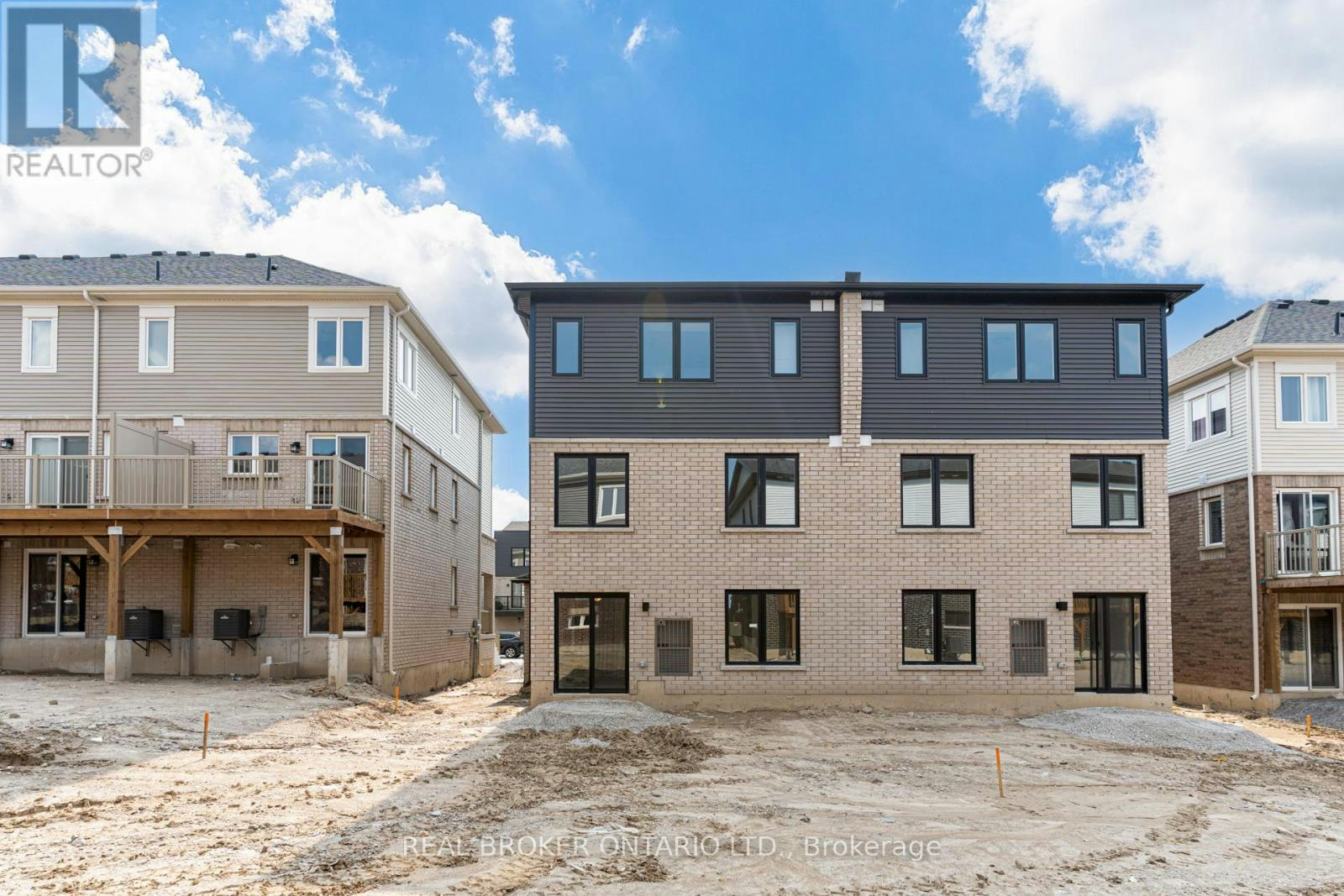 6-32 Wagon Lane N, Barrie, ON, L9J 0T7 - 2