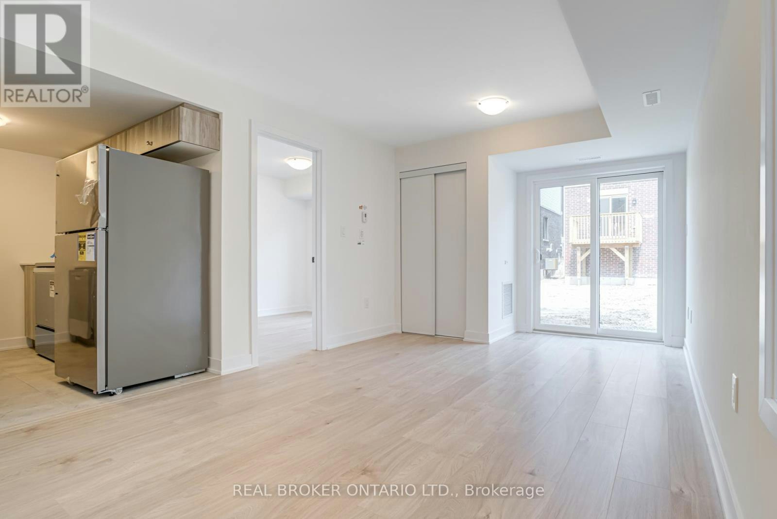 6-32 Wagon Lane N, Barrie, ON, L9J 0T7 - 12