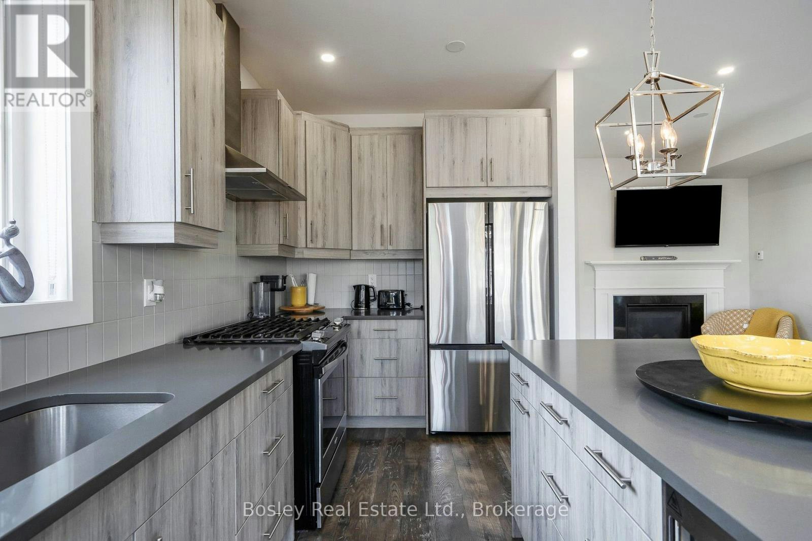 207 Courtland Street, Blue Mountains, ON, L9Y 4E2 - 9