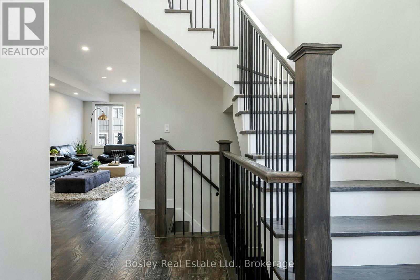 207 Courtland Street, Blue Mountains, ON, L9Y 4E2 - 2