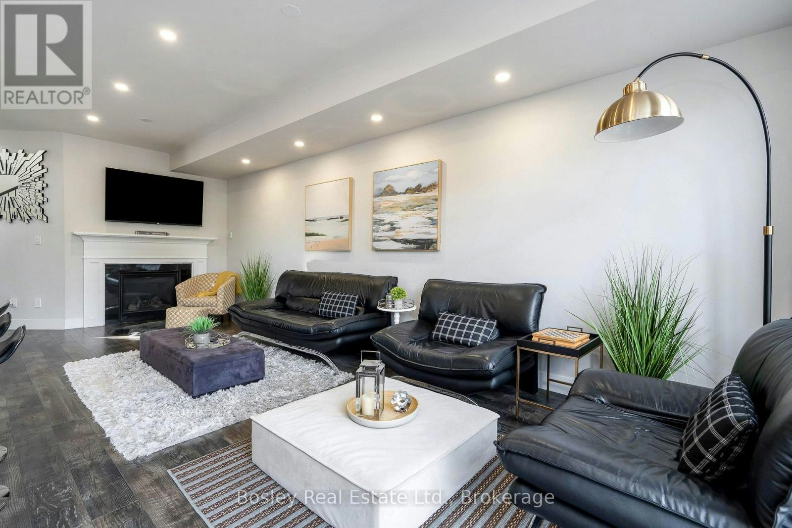 207 Courtland Street, Blue Mountains, ON, L9Y 4E2 - 4