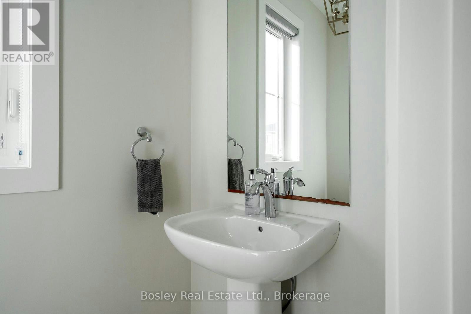 207 Courtland Street, Blue Mountains, ON, L9Y 4E2 - 11