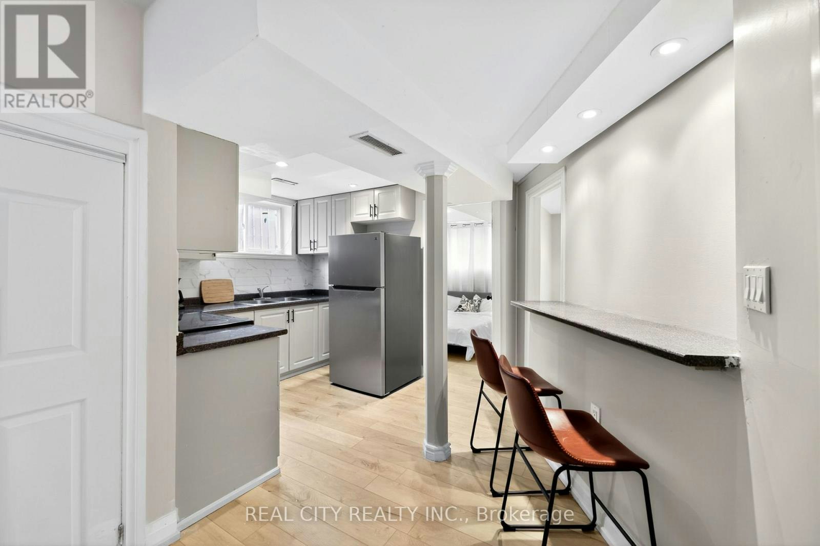 BASEMENT UNIT-3385 Morningstar Drive, Mississauga, ON, L4T 1X6 - 4