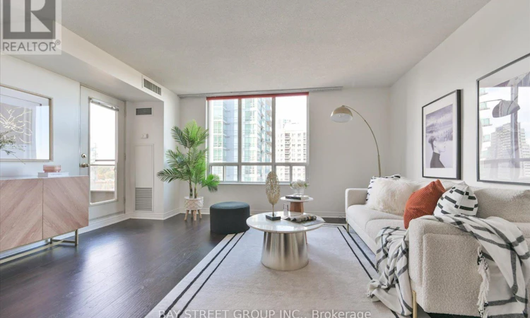 1210-260 Doris Avenue