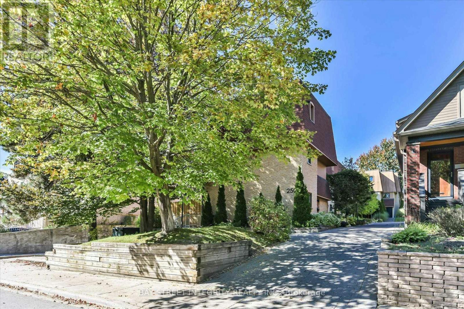 7-250 Erskine Avenue, Toronto, ON, M4P 1Z4
