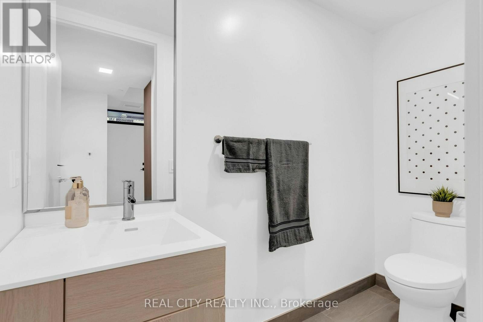 TH114-28 Eastern Avenue, Toronto, ON, M5A 1H5 - 19