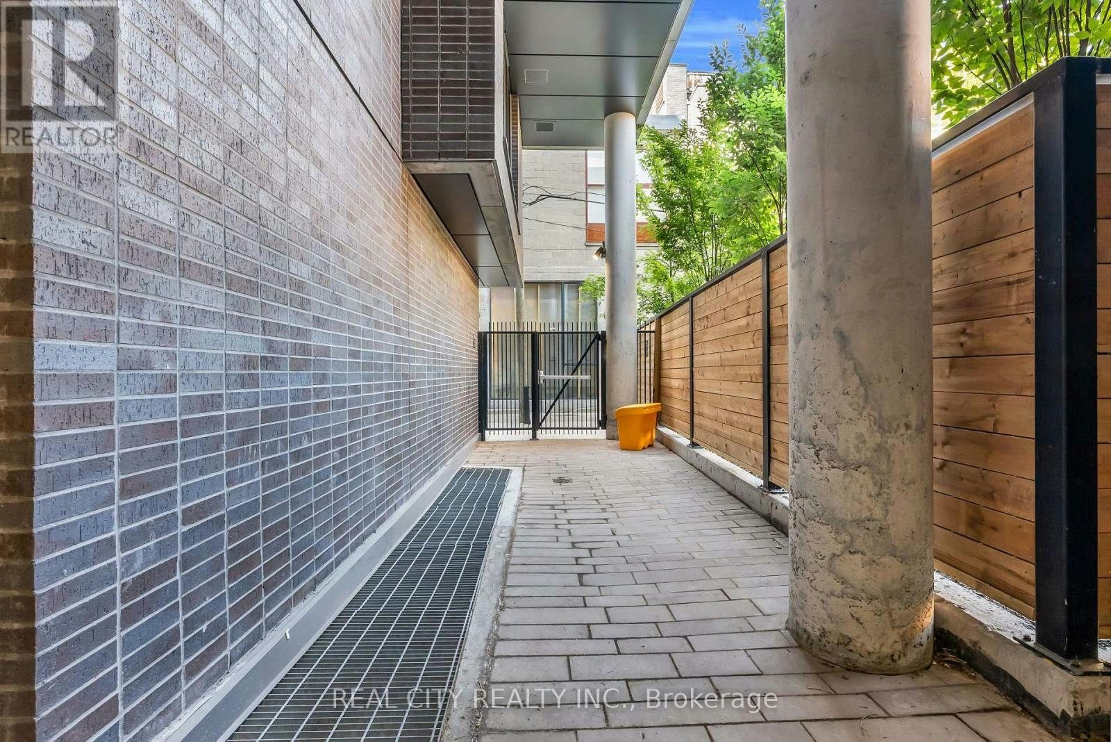 TH114-28 Eastern Avenue, Toronto, ON, M5A 1H5 - 3
