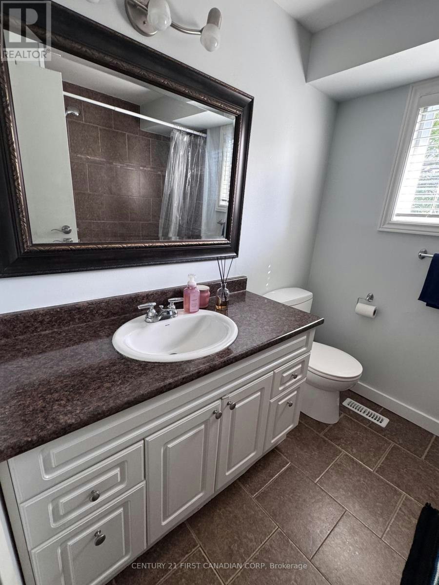 21 Denlaw Road, London, ON, N6G 3L3 - 14