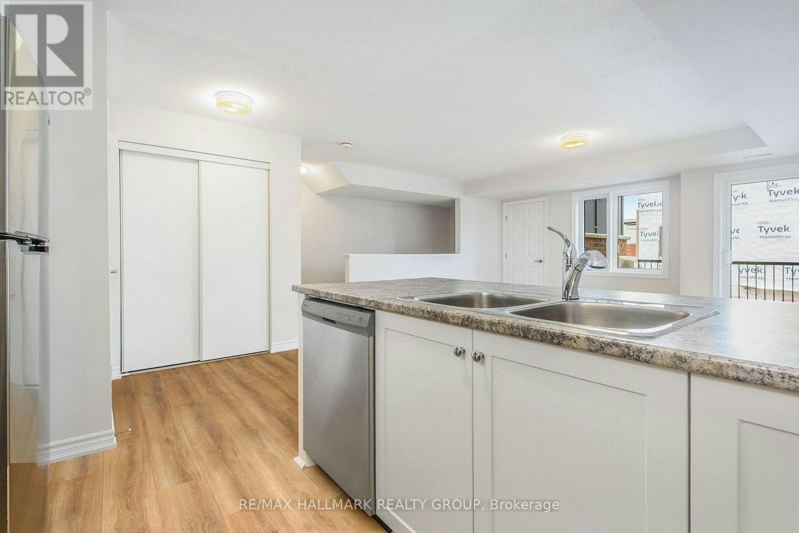 300 Zenith Private, Ottawa, ON, K2J 6N2 - 8