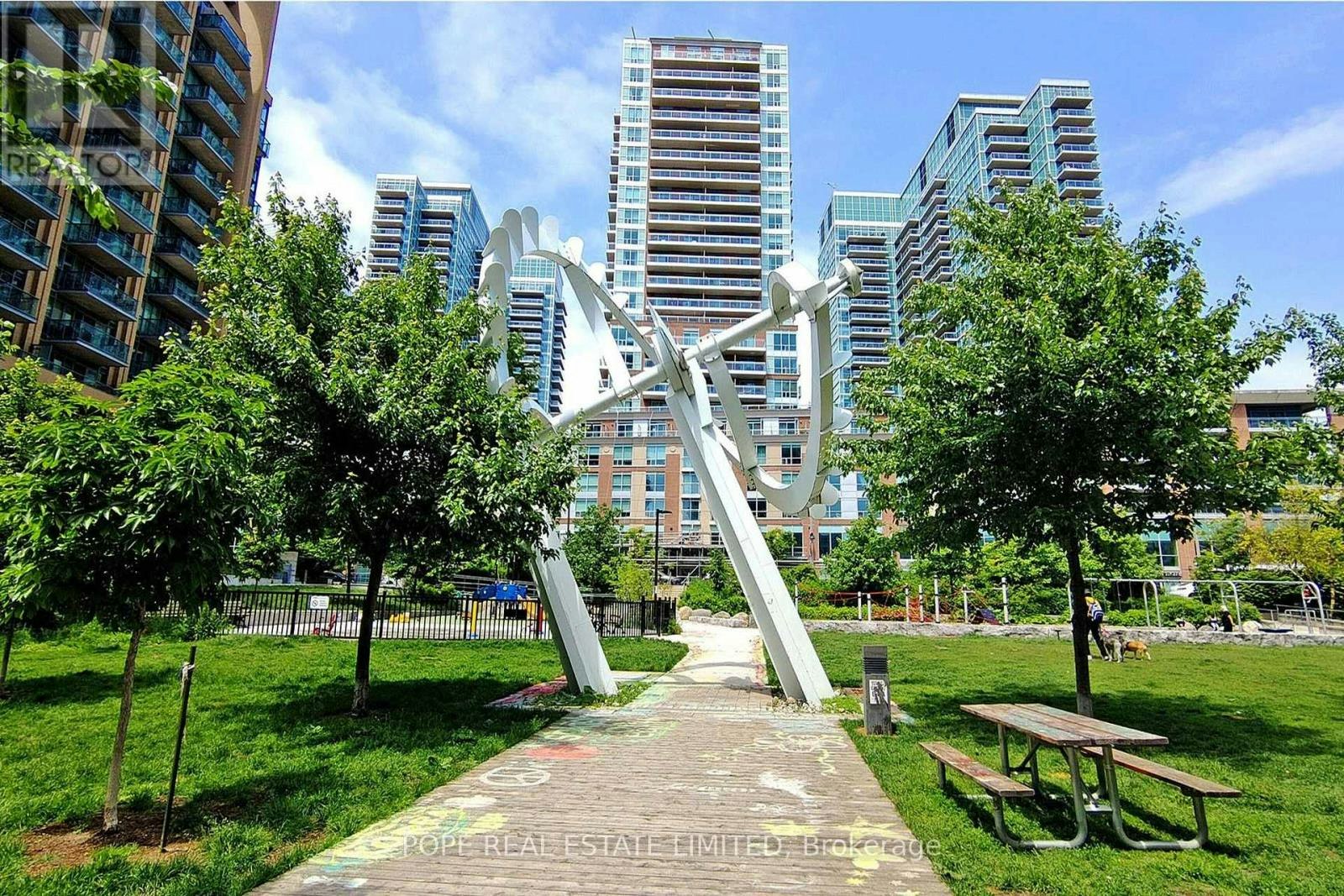 616-85 Liberty Street EAST, Toronto, ON, M6K 3R4 - 4