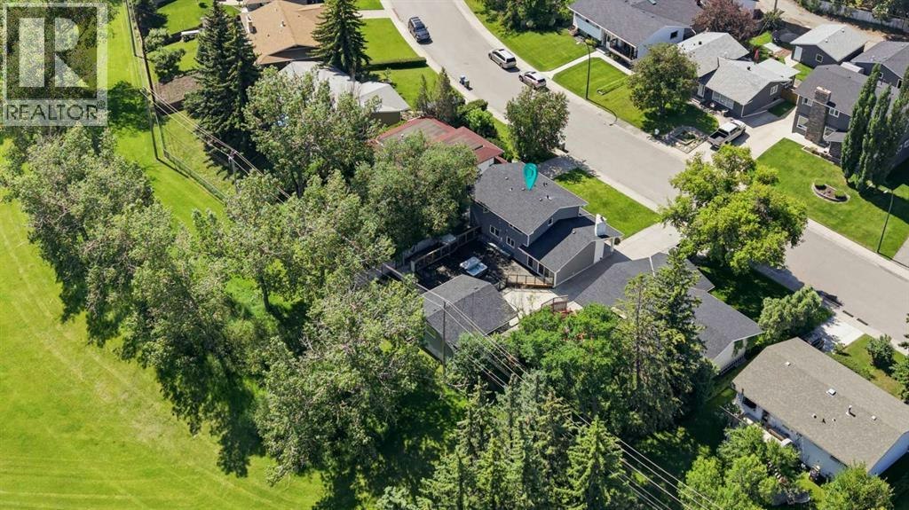 20 Mapleglade Close SE, Calgary, AB, T2J 2G9