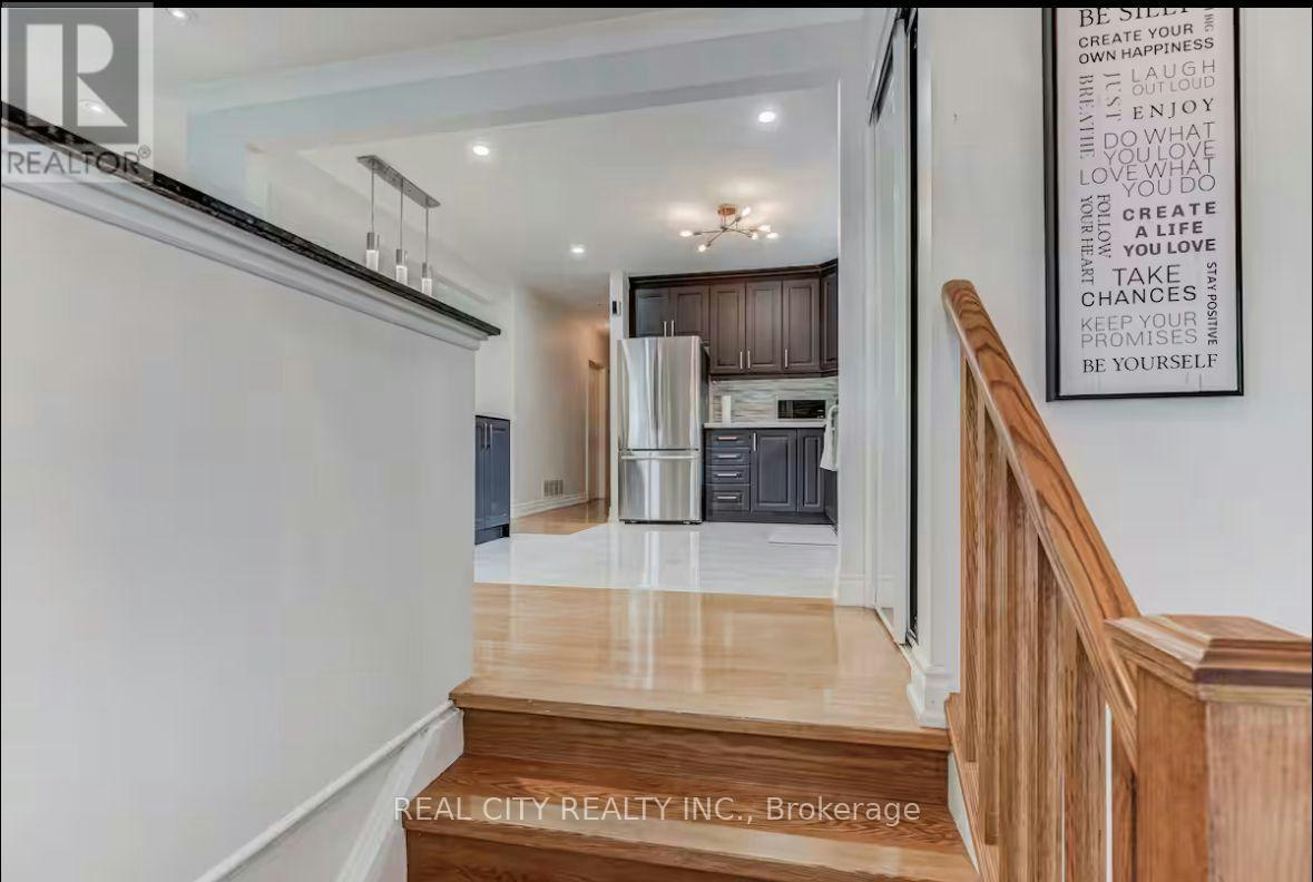 MAIN-96 Wyndcliff Crescent, Toronto, ON, M4A 2K2 - 11