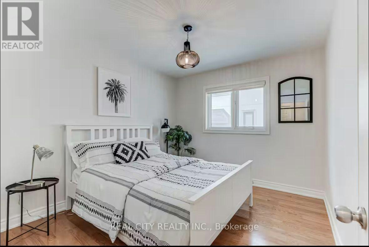 MAIN-96 Wyndcliff Crescent, Toronto, ON, M4A 2K2 - 17