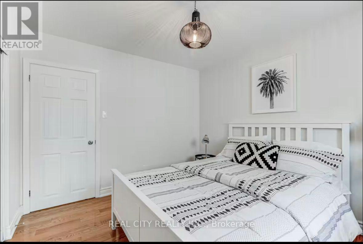 MAIN-96 Wyndcliff Crescent, Toronto, ON, M4A 2K2 - 16