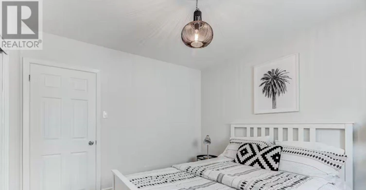 MAIN-96 Wyndcliff Crescent, Toronto, ON, M4A 2K2 - 16