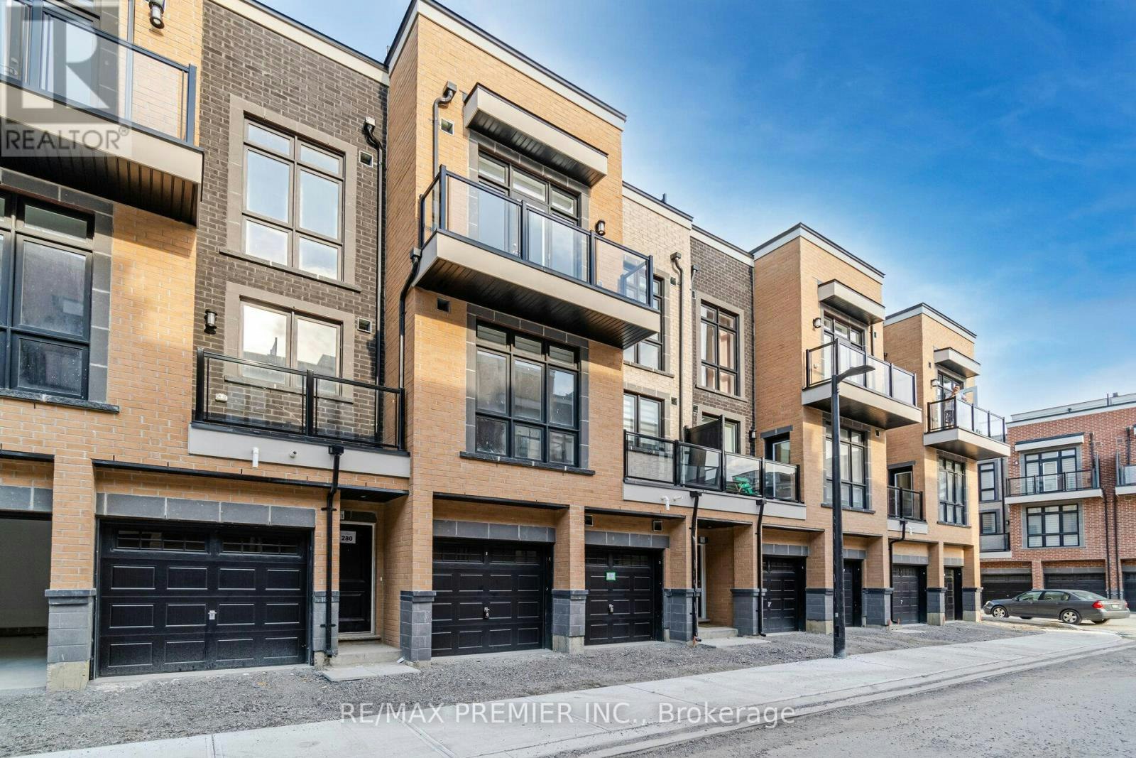 2 (279-12860 Yonge Street, Richmond Hill, ON, L4E 1J4
