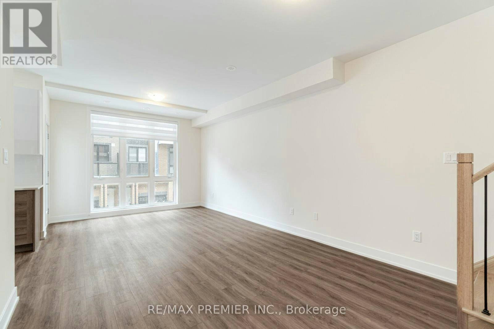 2 (279-12860 Yonge Street, Richmond Hill, ON, L4E 1J4 - 3