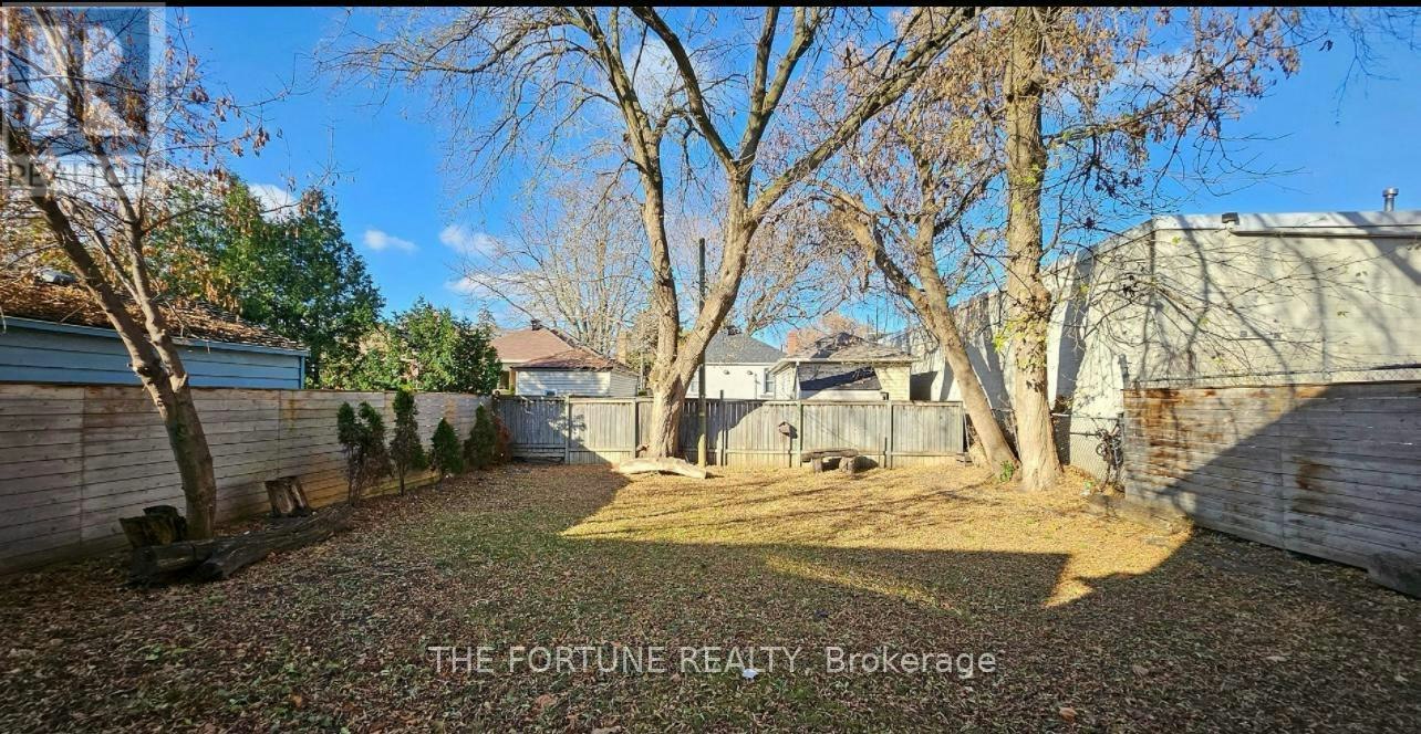 54 Patika Avenue, Toronto, ON, M9N 2E9 - 11